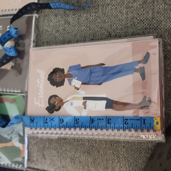 Medium sized notebook - Picture 3 of 3